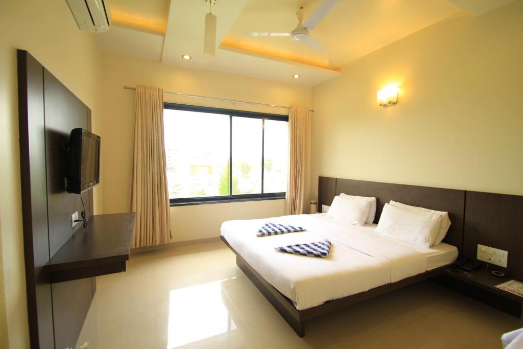 شيردي Hotel Sai Smaran الغرفة الصورة