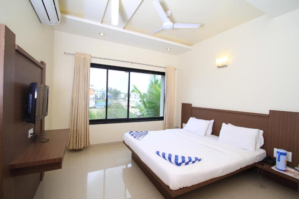 شيردي Hotel Sai Smaran الغرفة الصورة