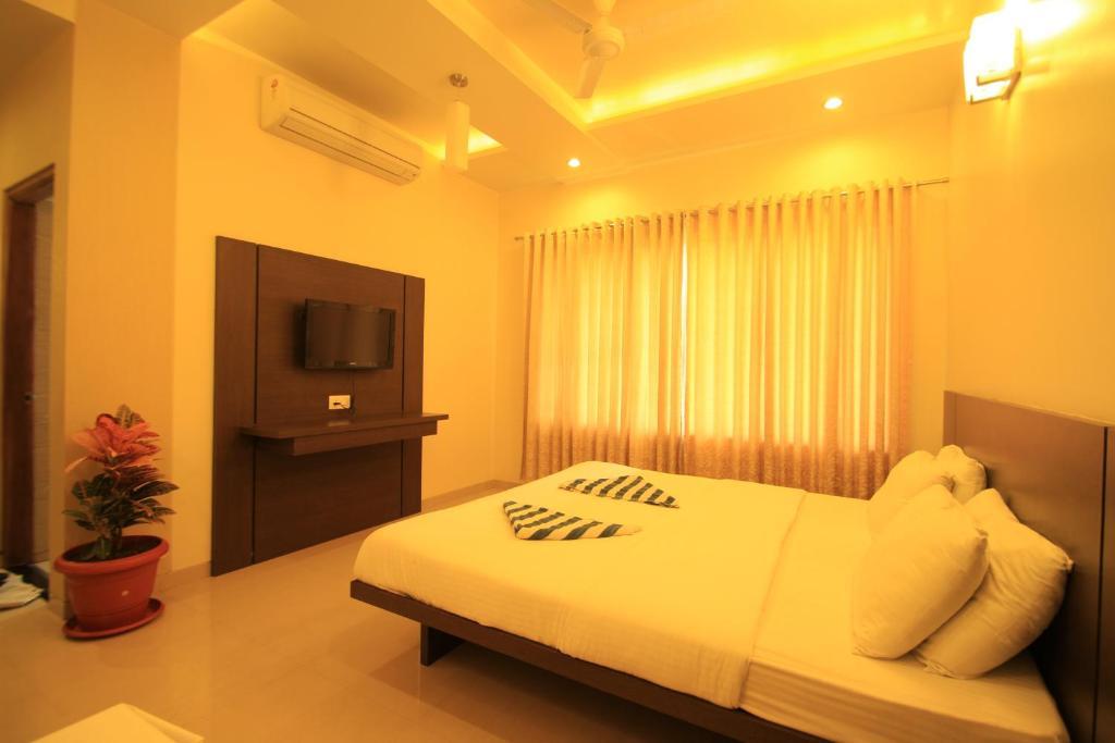 شيردي Hotel Sai Smaran الغرفة الصورة