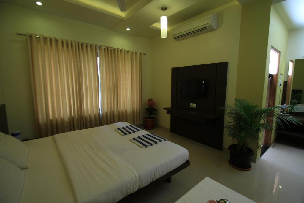 شيردي Hotel Sai Smaran الغرفة الصورة