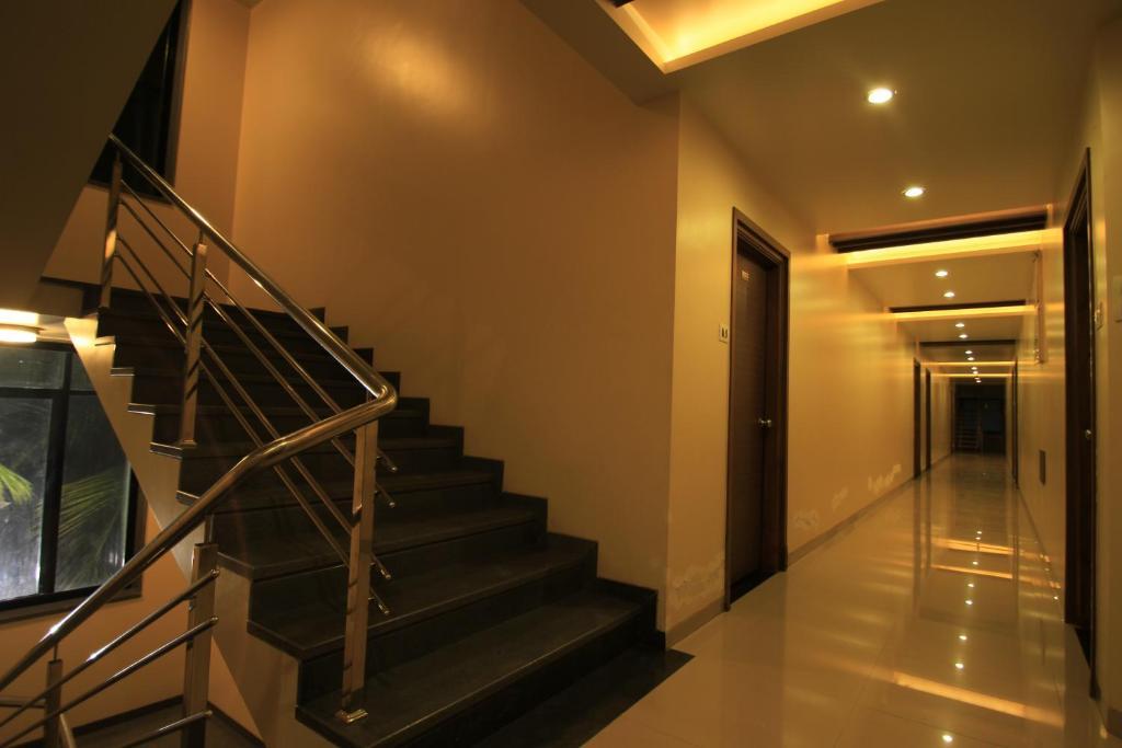 شيردي Hotel Sai Smaran المظهر الخارجي الصورة